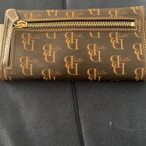 Dooney & Bourke brown/ black wallet